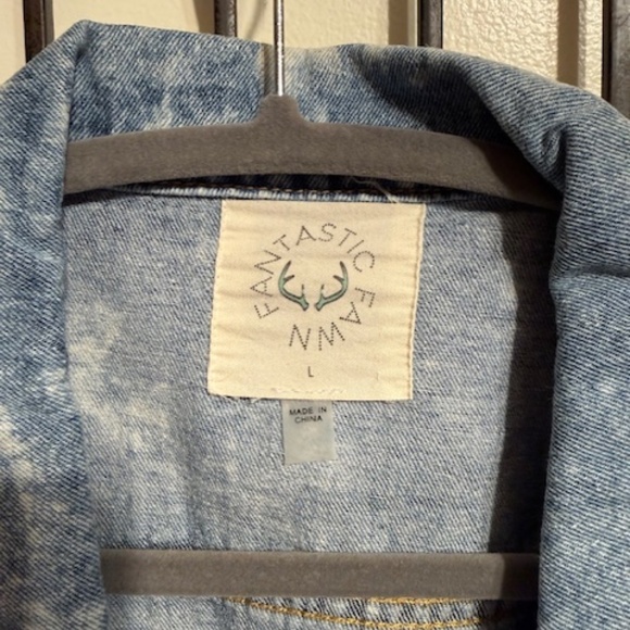 Fantastic Fawn distressed Denim Jacket - Picture 3 of 3